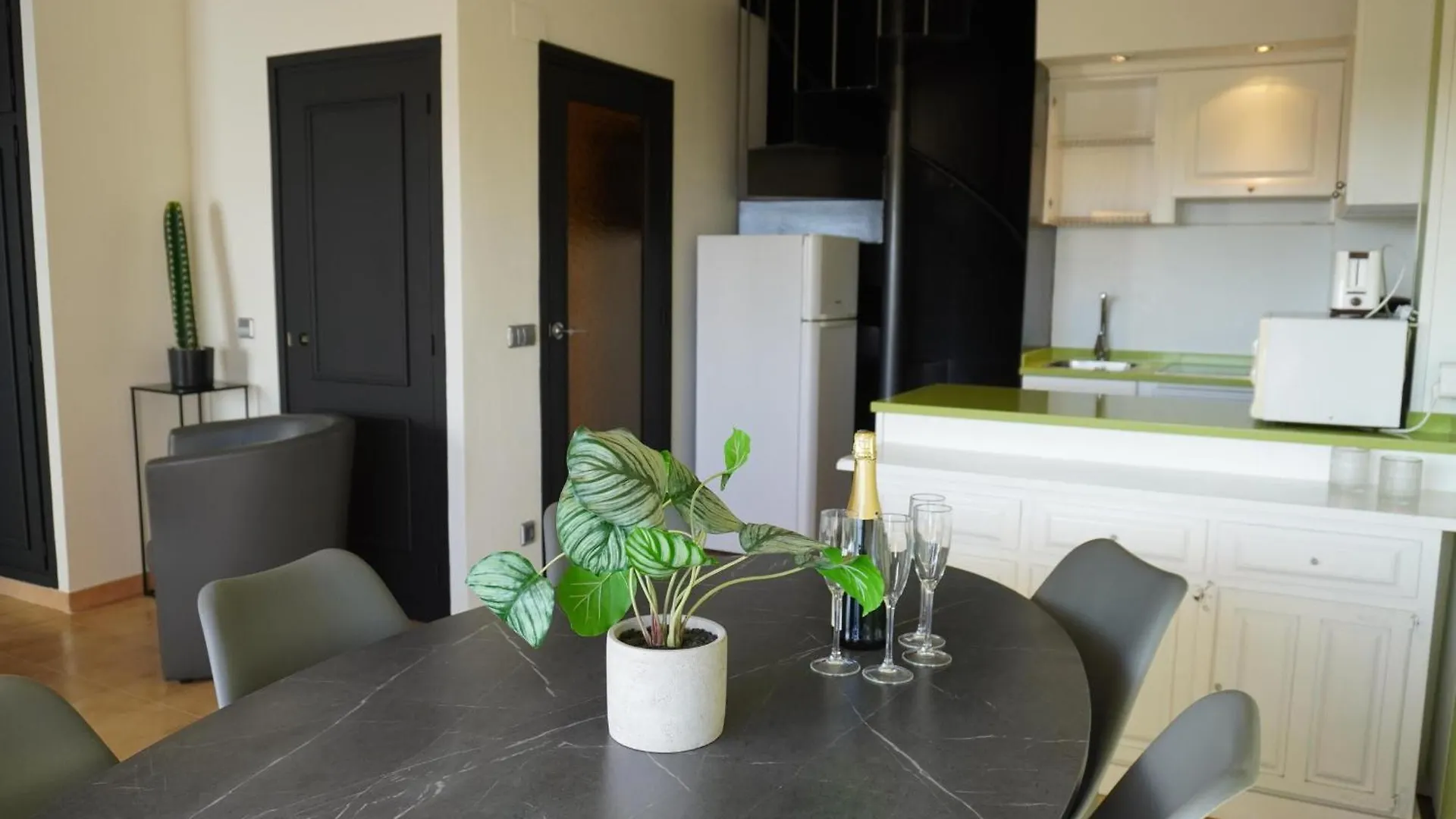 Apartment Pineda Beach 43, L'Estartit - Centro - Es-323-49