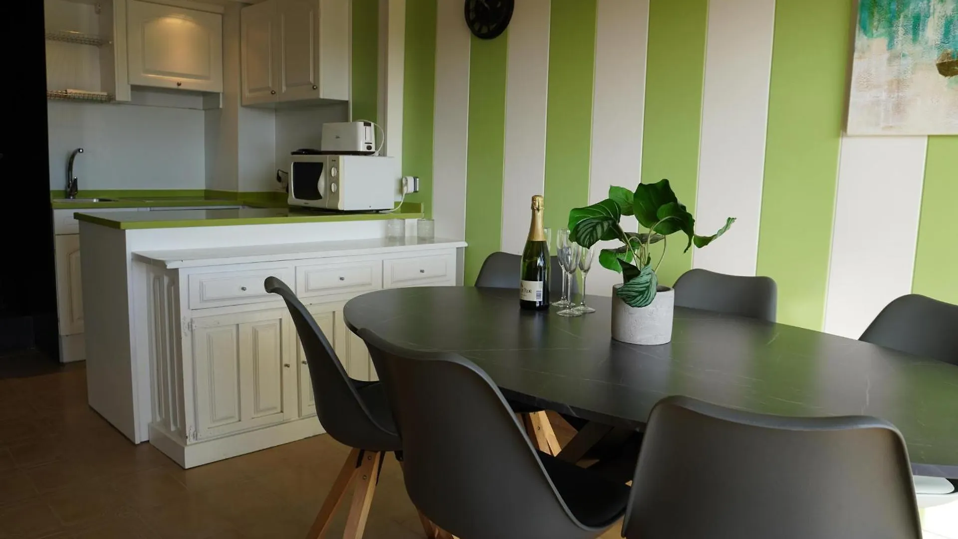Apartment Pineda Beach 43, L'Estartit - Centro - Es-323-49