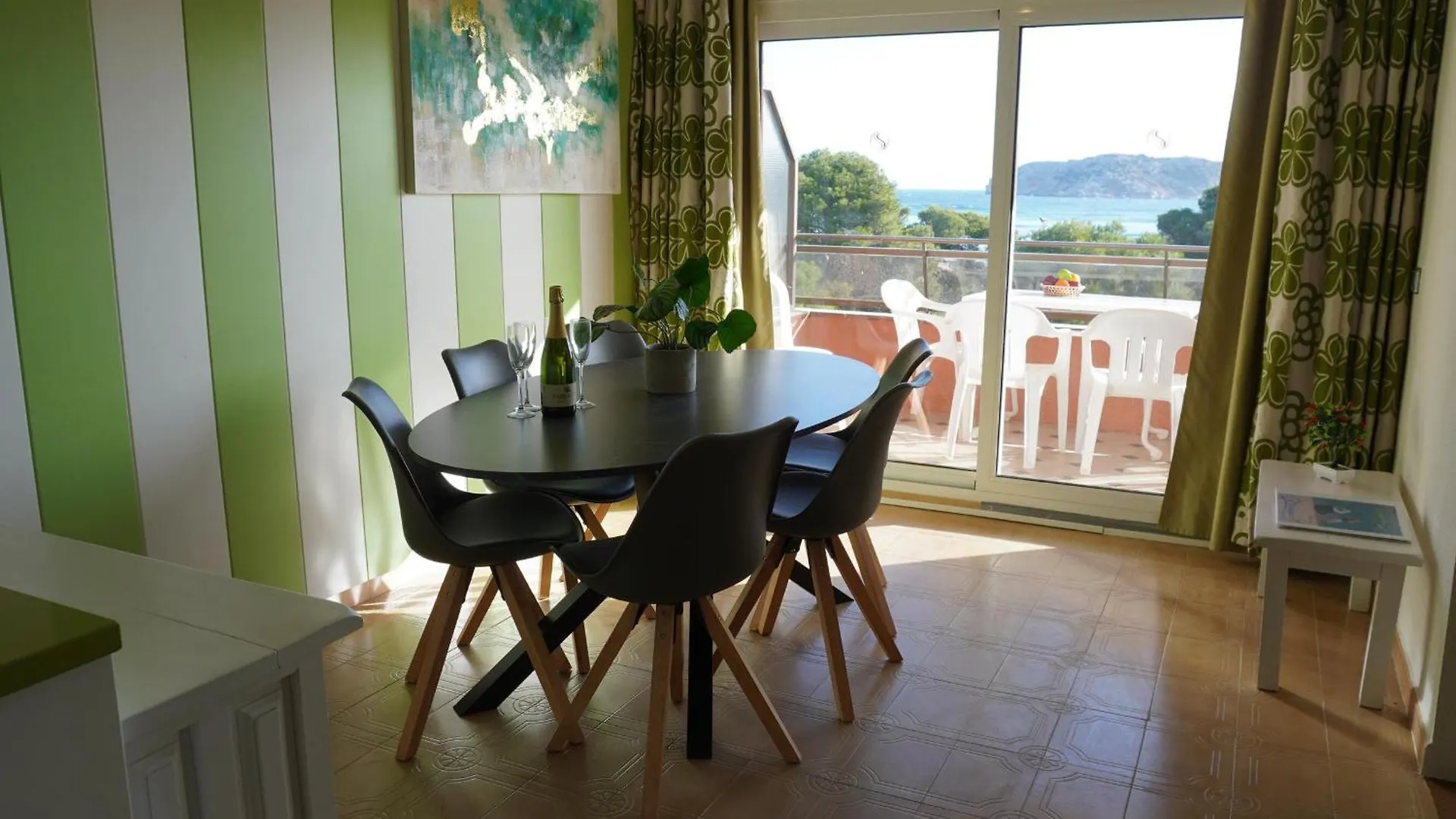 Pineda Beach 43, L'Estartit - Centro - Es-323-49 Spain