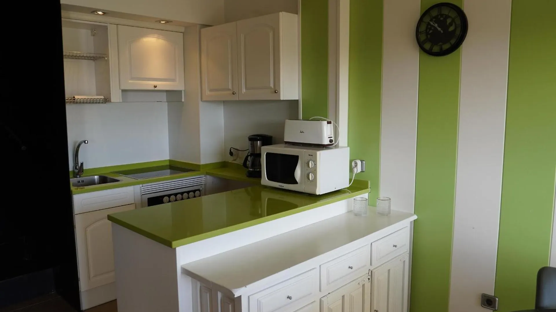Apartment Pineda Beach 43, L'Estartit - Centro - Es-323-49 Spain